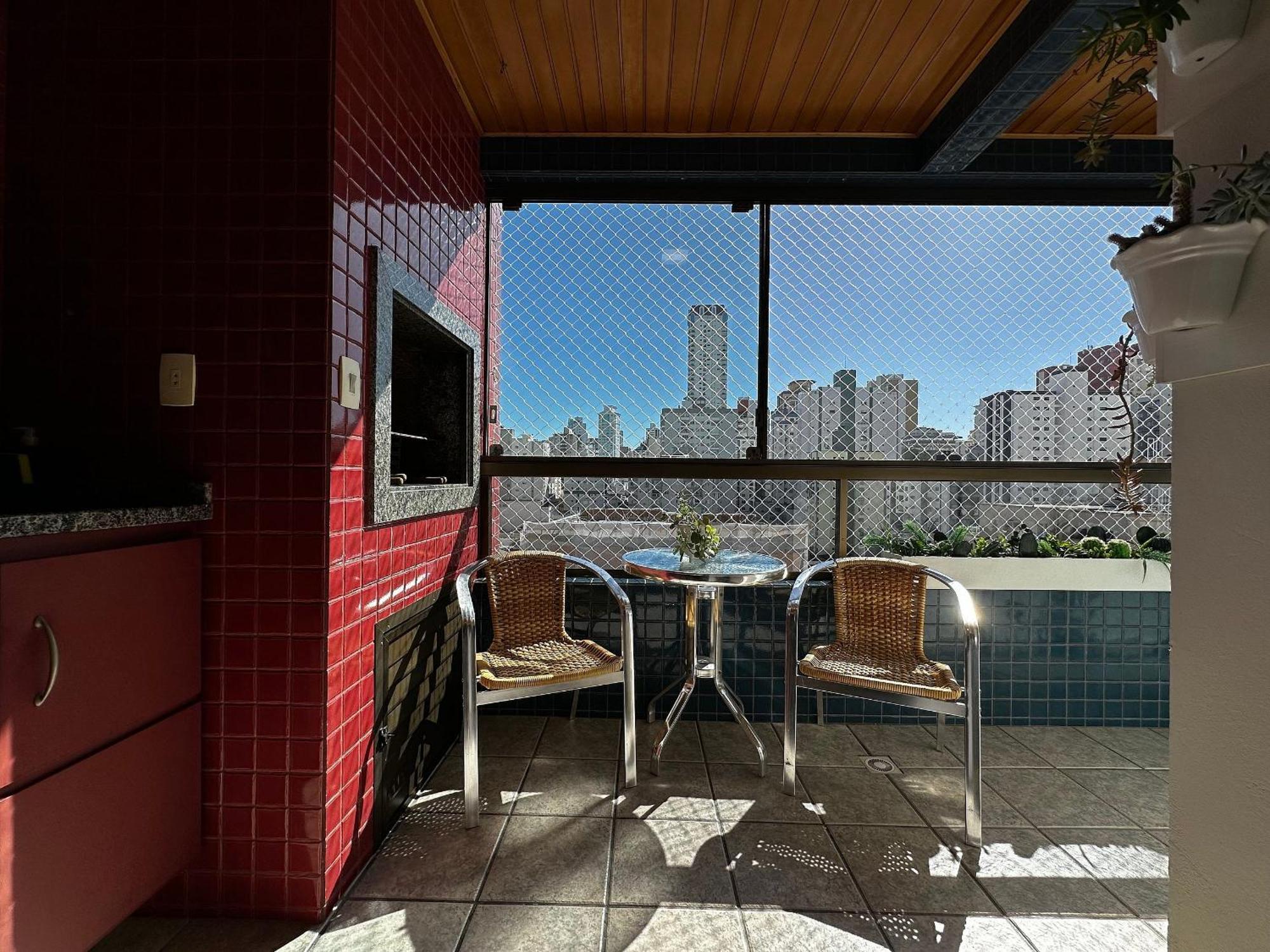 Apartamento Aa01- Quadra Mar| 3 Quartos| 3 Banheiros| Churrasq Balneario Camboriu