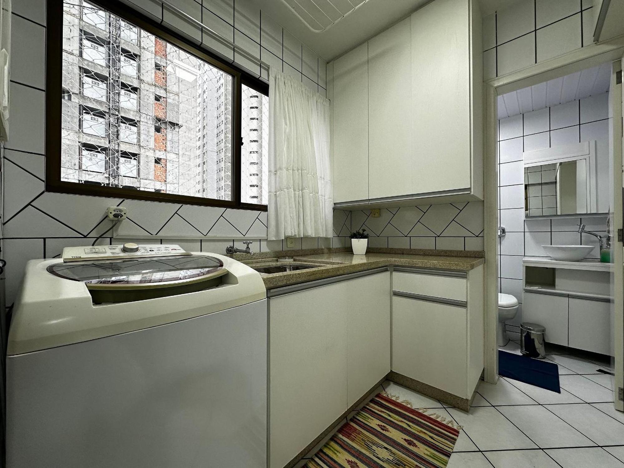 Apartamento Aa01- Quadra Mar| 3 Quartos| 3 Banheiros| Churrasq Balneario Camboriu
